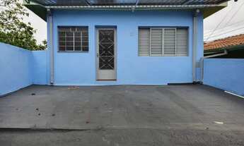 Imagem 2: Jacareí alugo casa central bela vista 02 dorts. esp. veículo e outra menor 02 cômodos