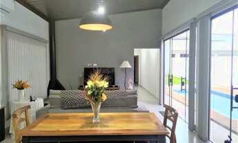 Imagem 4: Casa à venda, com 02 dormitórios sendo 01 suíte, espaço gourmet com churrasqueira e piscin