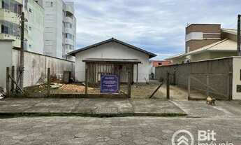 Imagem: Vendo Terreno com 2 casa