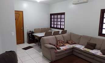 Imagem 4: Casa para venda possui 150 metros quadrados com 4 quartos em Vila Santos - Caçapava - SP