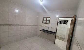 Imagem 4: Casa solta de esquina com garagem para dois carros