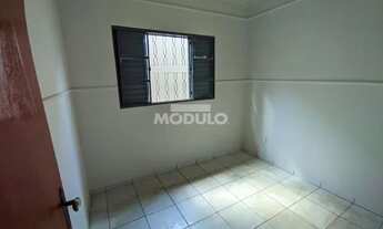 Imagem 3: CASA RESIDENCIAL à venda, 3 quartos, 1 suíte, 2 vagas, JARDIM HOLANDA - Uberlândia/MG