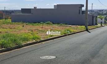 Imagem: Terreno disponível para venda no bairro