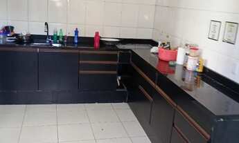 Imagem 3: Vendo uma casa em Guarapari no bairro coroado. A casa tem três quartos sala espaçosa