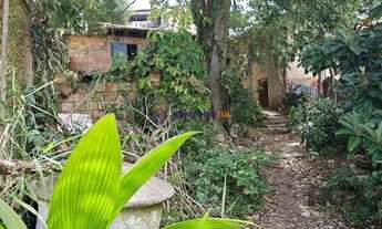 Imagem 2: Terreno irregular com frente de 1.50m e por 21.50