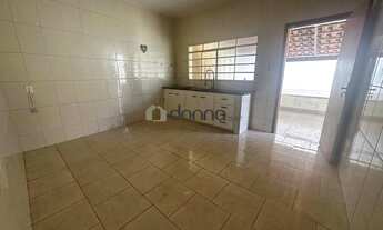 Imagem 7: Casa à Venda no Bairro Universitário, Uberaba - 3 quartos, 2 vagas, Financiamento Aceito