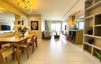 Imagem 2: Apartamento com 3 suítes + lavabo, 2 vagas de garagem, vista mar, sol da manha e andar alt