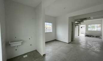 Imagem 4: Sobrado para venda com 3 quartos sendo 1 suíte e 2 vagas de garagem no Aririú