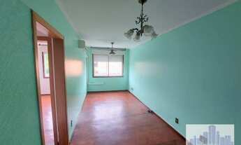 Imagem 2: Apartamento com 2 dormitórios à venda, 51 m² por R$ 169.000,00 - Medianeira - Porto Alegre