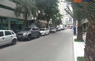 Imagem 2: Sala comercial térrea, a 150 mts da Av. Brasil com 01 vaga de garage no Centro de Balneári