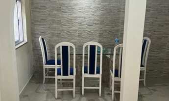 Imagem 2: Casa de vila com sala, 3 quartos, cozinha, banheiro, 2 áreas (coberta e descoberta), 2 ent