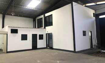 Imagem 2: Galpão/Depósito/Armazém para venda possui 290 metros quadrados