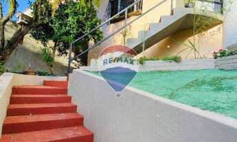 Imagem: Ampla Casa e bem localizada com 4 dormitórios