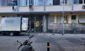 Imagem 4: Apartamento de frente, com formidável vista do Aterro e da baia de Guanabara