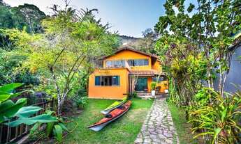 Imagem 7: Casa para venda possui 350 metros quadrados com 4 quartos