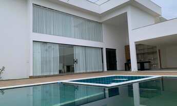 Imagem 7: Casa de condomínio para aluguel e venda possui 600 metros quadrados com 4 quartos