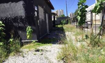Imagem 7: Casa com Terreno Vizinho a Praça Argentina
