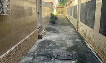 Imagem 1: Casa de vila com sala, 3 quartos, cozinha, banheiro, 2 áreas (coberta e descoberta), 2 ent