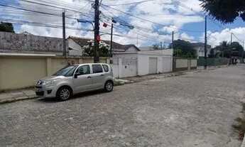 Imagem 3: Vendo casa em Jardim São Paulo uma rua muito boa e calçada, com Jardim e Quintal e com um