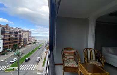 Imagem: Apartamento com sacada de frente para avenida