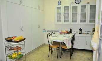 Imagem 2: Sobrado com 4 Dormitórios (2 Suítes), 2 Vagas, 450 m² - Rua Dr. Jesuíno Maciel - Campo Bel