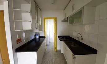 Imagem 7: Apartamento reformado com 02 dormitórios sendo 01 suíte e todos com armários