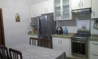 Imagem 4: Sobrado para aluguel possui 140 metros quadrados com 4 quartos