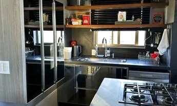 Imagem 7: Cobertura Próximo ao Colégio Catarinense, duplex, com 3 suítes sendo 1 master, salas esta