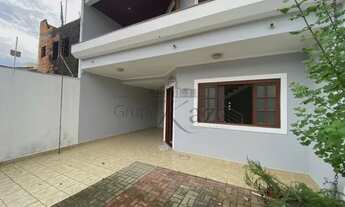 Imagem 2: Casa para aluguel com 300 metros quadrados com 5 quartos