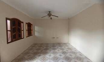 Imagem: QNJ 54 - Casa com Piscina, 75m² por R$2.600,00