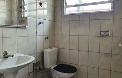 Imagem 4: Jacareí alugo casa central bela vista 02 dorts. esp. veículo e outra menor 02 cômodos