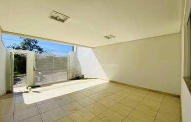 Imagem 2: Casa 181m² com 3 dormitórios, área gourmet , móveis planejados e 2 vagas em Santa Maria