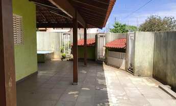 Imagem 6: ALUGO - Casa com 3 Quartos tendo Piscina - Jardim Vale Azul