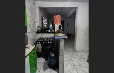 Imagem 3: Casa em rua pública