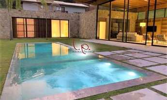 Imagem 2: Casa Linear no Condomínio Quinta do Lago em Itaipava, com 4 Suítes e Acesso direto à Br 04