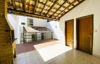 Imagem 3: Casa 181m² com 3 dormitórios, área gourmet , móveis planejados e 2 vagas em Santa Maria