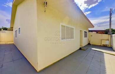 Imagem 2: Linda e ampla casa com 03 quartos para locação