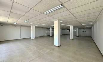 Imagem 5: Loja comercial com 220m², com layout versátil que permite adequações conforme a necessidad