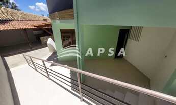 Imagem 3: EXCELENTE CASA, EM CONDOMÍNIO FECHADO, COMPOSTA POR 03 ÁREAS, GARAGEM, PISCINA, 02 VARANDA