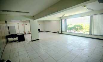 Imagem: Andar com área total de 135 m2, 02 banheiros