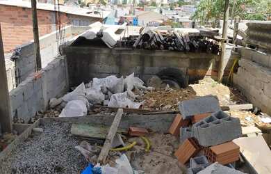 Imagem 3: Terreno 5x 12 já com um cômodo