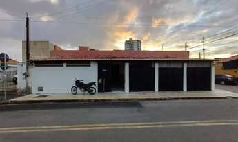 Imagem 2: Casa de Esquina em área valorizada do Monte Castelo