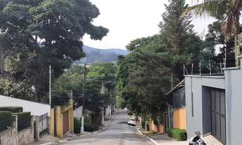 Imagem 6: Casa de condomínio sobrado para venda possui 400 metros quadrados com 4 quartos