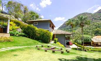 Imagem 3: Encantadora Casa em condomínio com 5 dormitórios