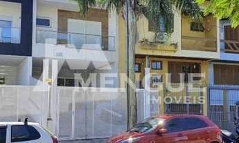 Imagem 2: Casa/Sobrado com 3 dormitórios, todos suítes, 4 vagas de garagem, à venda no bairro Jardi