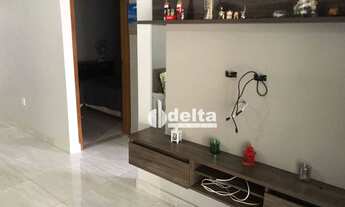 Imagem 2: Casa com 2 dormitórios para alugar, 80 m² por R$ 1.800/mês - Jardim Botânico - Uberlândia