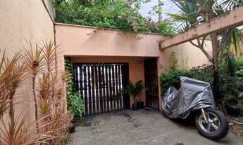 Imagem 6: Prédio/Edifício inteiro para aluguel possui 180 metros quadrados com 6 quartos