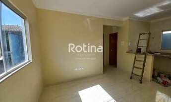 Imagem 2: Casa para aluguel, 2 quartos, 1 vaga, Novo Mundo - Uberlândia/MG