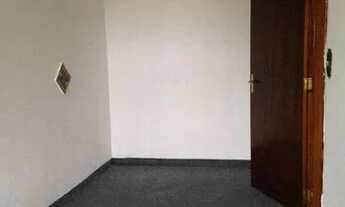 Imagem 2: Casa Parque Casa de Pedra localizada abaixo do nível da rua., 3 dormitórios e 1 vaga