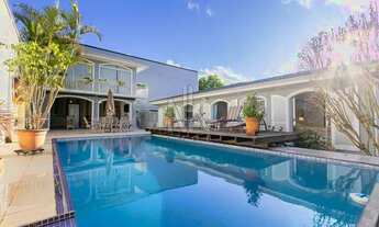 Imagem 3: FORMIDÁVEL RESIDÊNCIA NO HUGO LANG - ALTO PADRÃOCasa Térrea com 350m² construídos, reforma